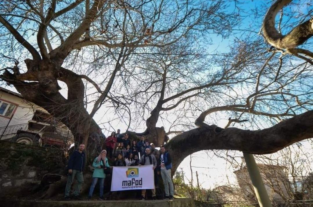 Demirci&rsquo;de Halı Dokuma Tezgahlarını Fotoğrafladılar