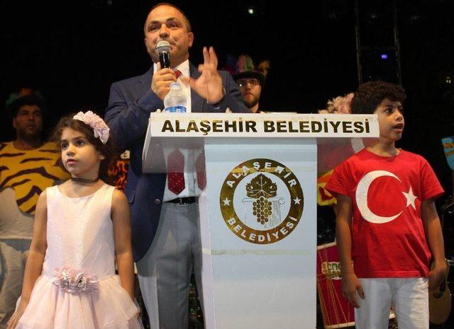 Alaşehir’de Üzüm Festivali Kortej Yürüyüşüyle Başladı