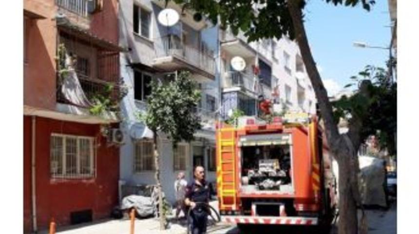 Sinirlerine Hakim Olamayan Kadın Evi Yaktı