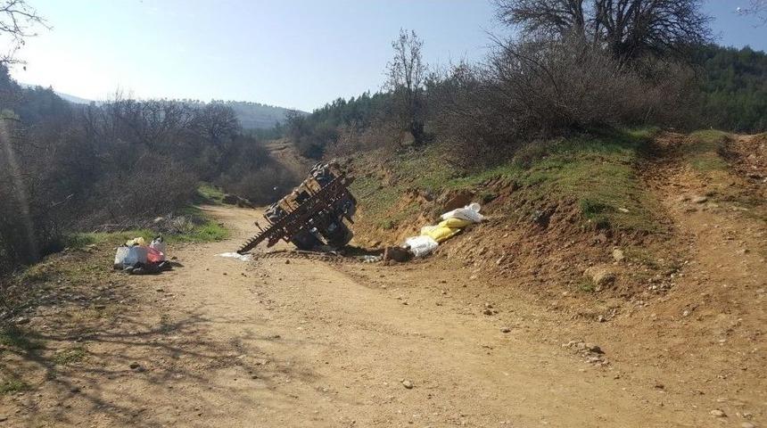 Kullandığı Trakt&ouml;r&uuml;n Altında Kalan İmam Hayatını Kaybetti