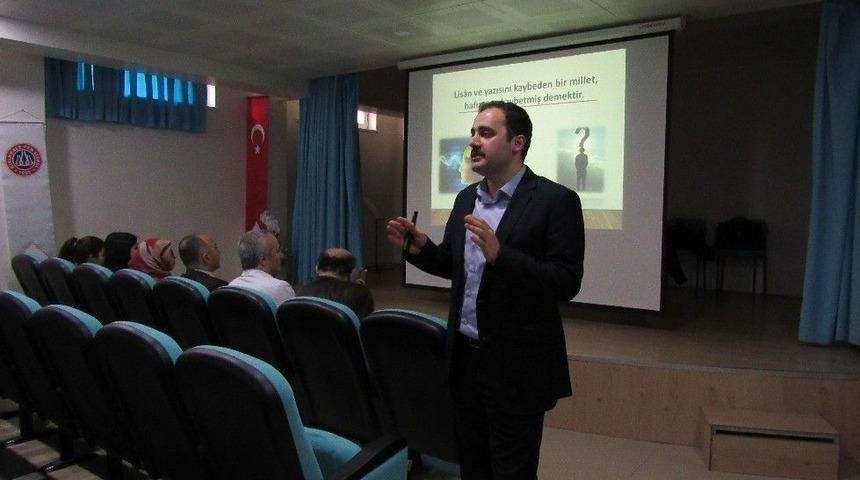 Liselilere Osmanlı T&uuml;rk&ccedil;esi Semineri