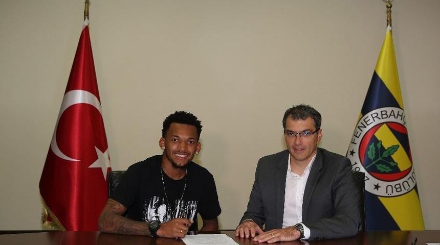 Jailson Fenerbah&ccedil;e&rsquo;de