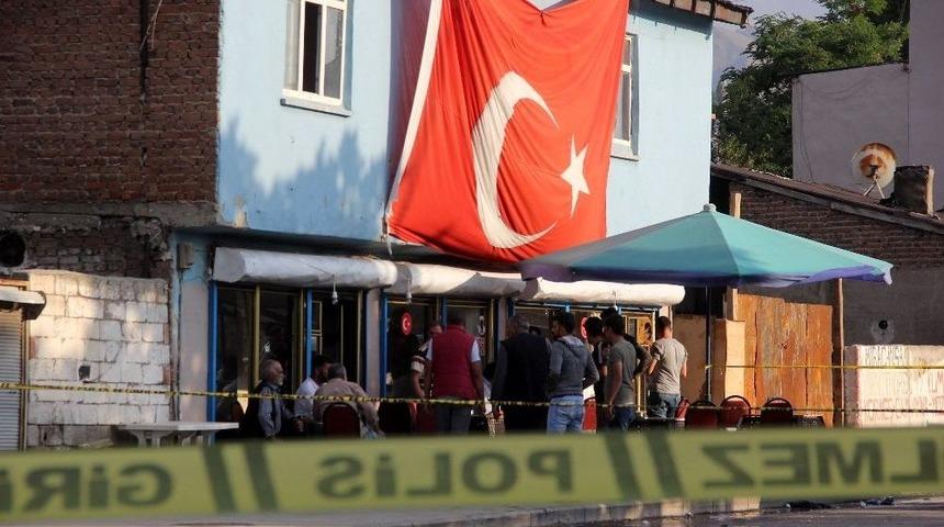 2 Kişinin &Ouml;ld&uuml;ğ&uuml; Kavganın Husumetlileri İş Yerini Kurşunladı