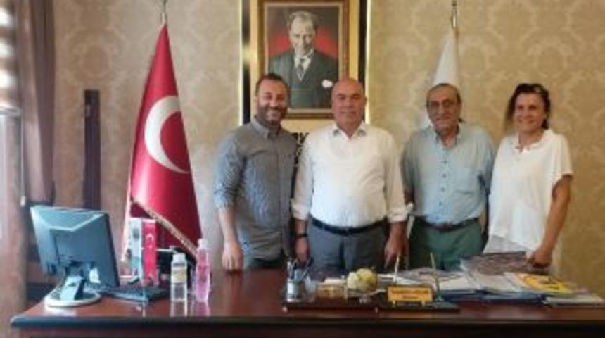 Arka Plan Ve Karaisalı Belediyesi’nden Acı, Tatlı Ve Kırmızı Bir Öykü