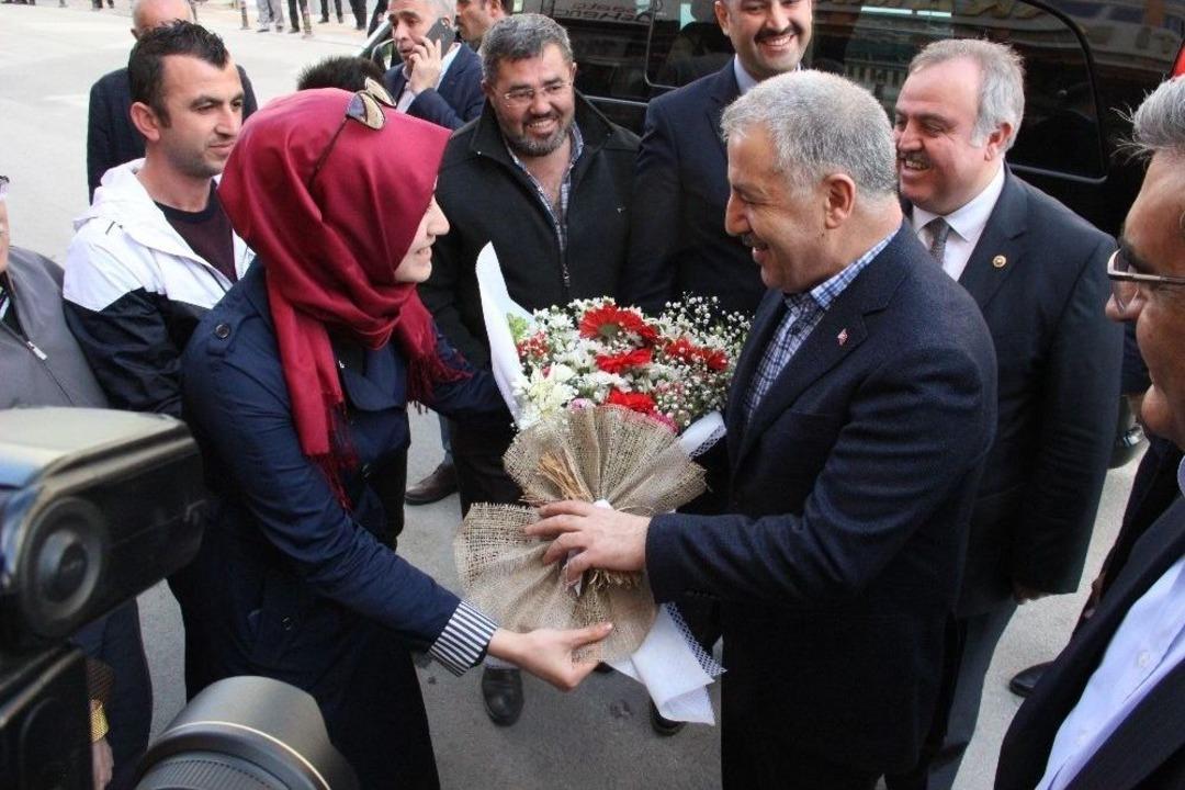 Bakan Arslan, Karaman&rsquo;da Siyaset Akademisi&rsquo;ne Katıldı