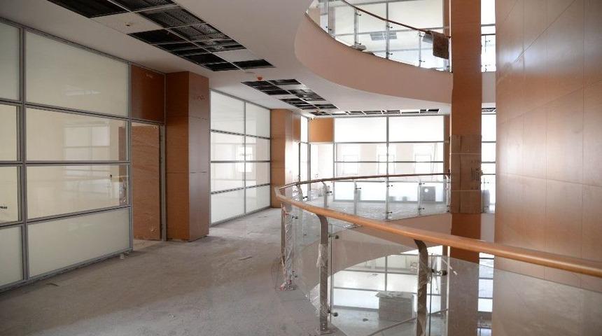 Belediye Hizmet Binası Hızla Tamamlanıyor