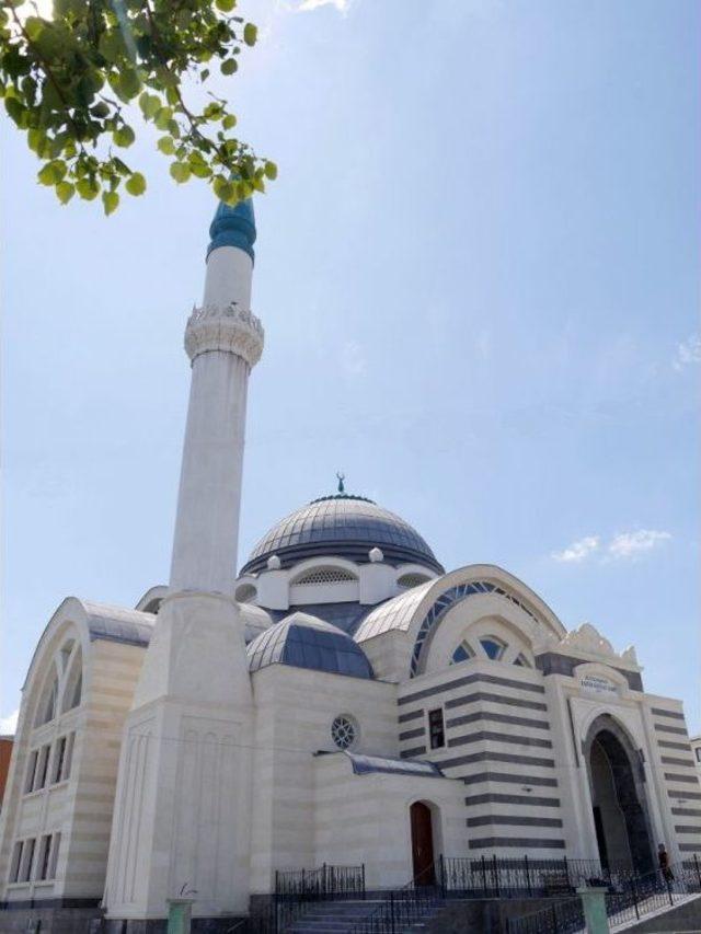 Büyükçekmece Muhteşem Bir Camiye Daha Kavuştu