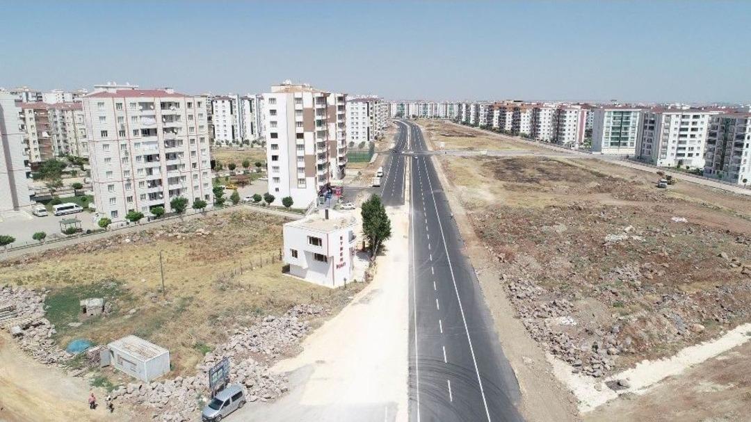 Vatandaş İnat Etti, Ev Yolun Ortasında Kaldı