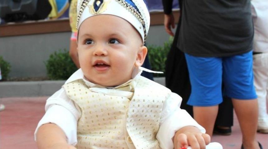 Seferihisar’da Bayram Gibi Sünnet Şöleni