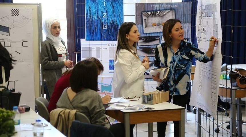 Hkü’de "sadece Derslere Girmekle Üniversiteli Olunmaz" Mottosu