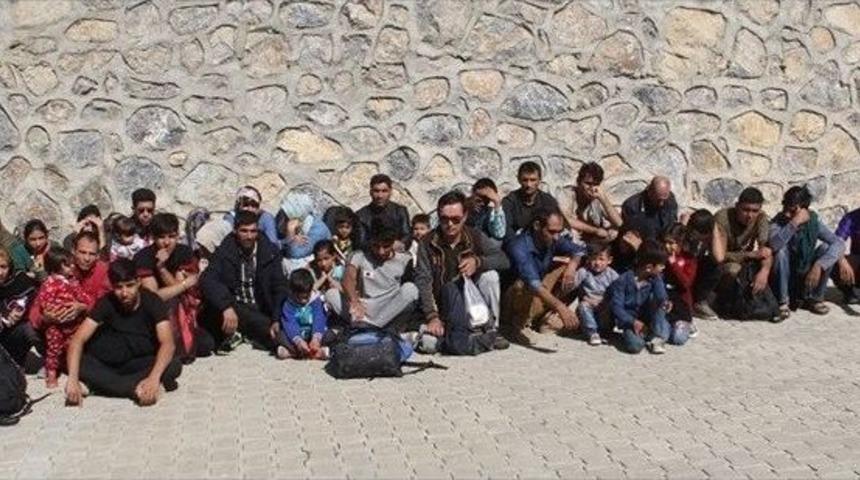 Başkale’de 41 Kaçak Göçmen Yakalandı