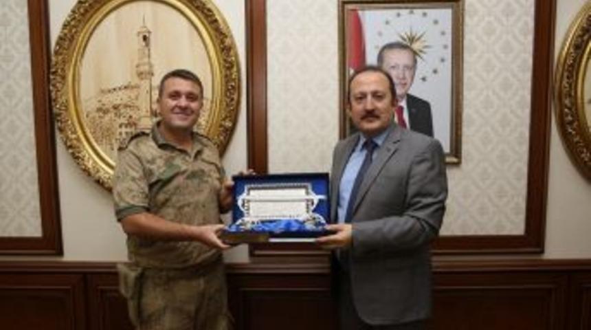 Komutandan Veda Ziyareti