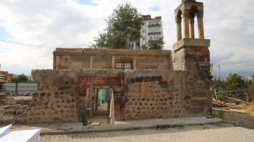 Başkan Memduh B&uuml;y&uuml;kkılı&ccedil;, Bozatlı Paşa Narlı Mescidi&rsquo;nde