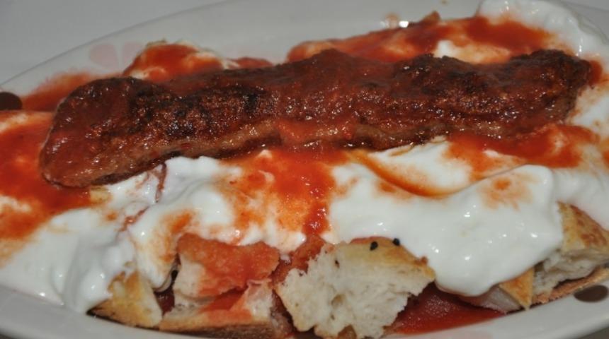 Köfteli Yoğurtlu Kebap