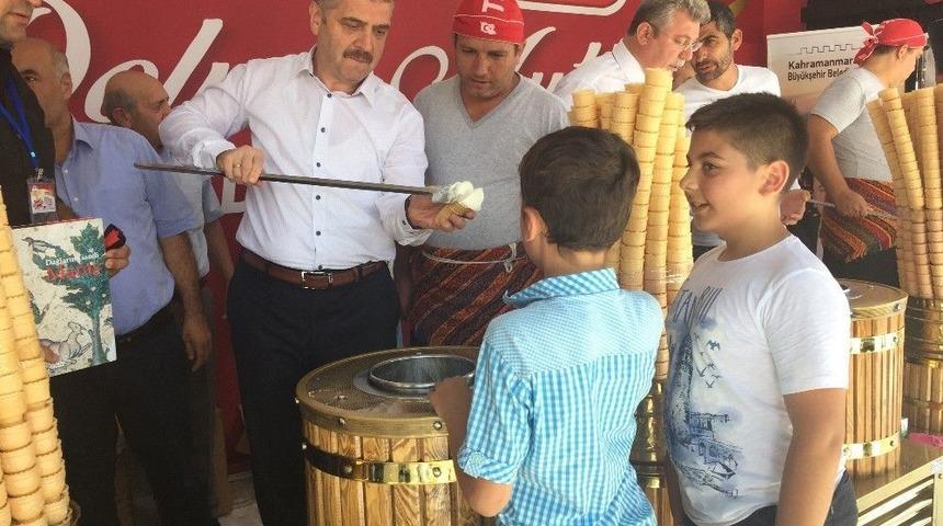Dondurma Festivalinde Vatandaşlara 10 Ton Dondurma Dağıtıldı