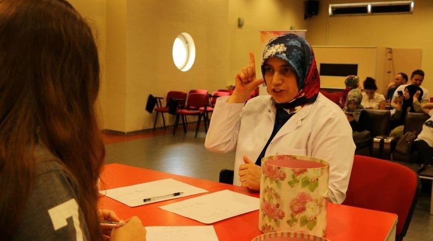 Ko-mek&rsquo;ten Hastanelere İşaret Dili Eğitimi