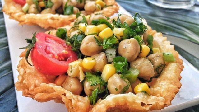 Nohutlu Taco Salata