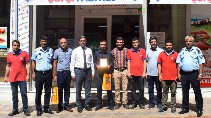 &Ouml;rnek Esnaflara Plaket