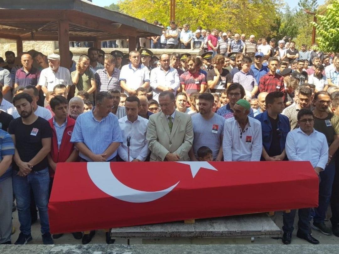 Trafik Kazasında Hayatını Kaybeden Uzman Erbaş &Ouml;zgen Son Yolcuğuna Uğurlandı