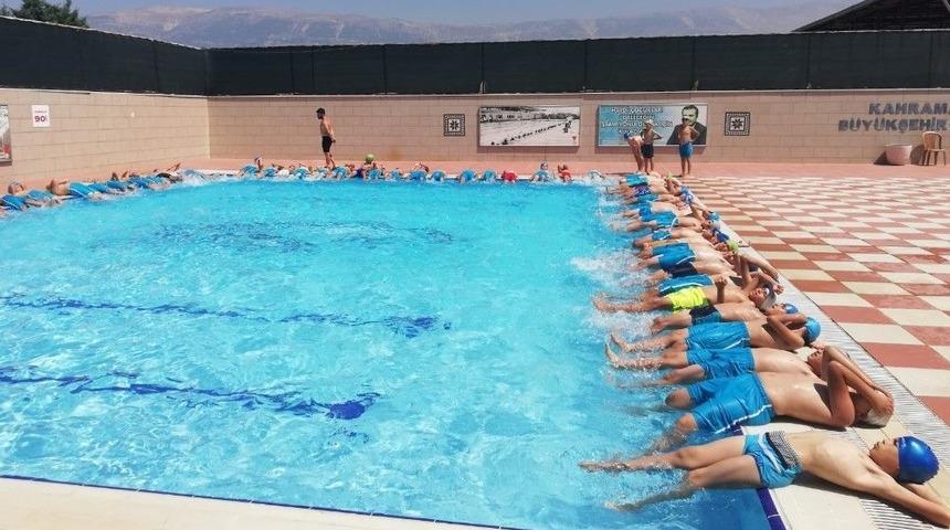 B&uuml;y&uuml;kşehir Belediye Sporcu Yetiştirmeye Devam Ediyor