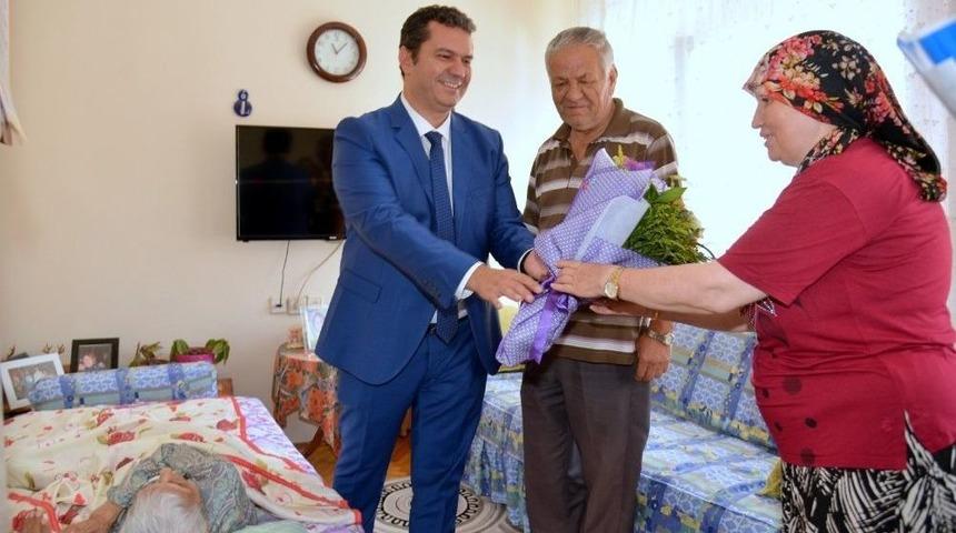 Müdür Bilge’den Bayram Öncesi Asırlık Çınarlara Ziyaret