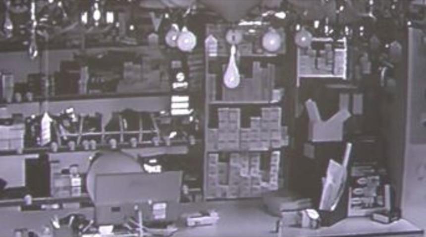 Deprem Anı G&uuml;venlik Kamerasında