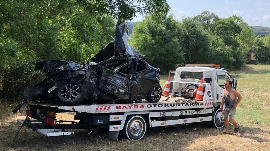 Hurdaya D&ouml;nen Otomobilden Yaralı Kurtuldu