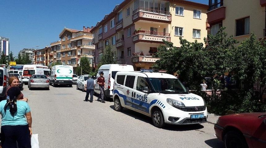 Başkent&rsquo;te Dehşet, Pompalı T&uuml;fekle Annesini &Ouml;ld&uuml;rd&uuml;