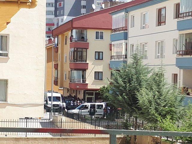 Başkent’te Dehşet, Pompalı Tüfekle Annesini Öldürdü