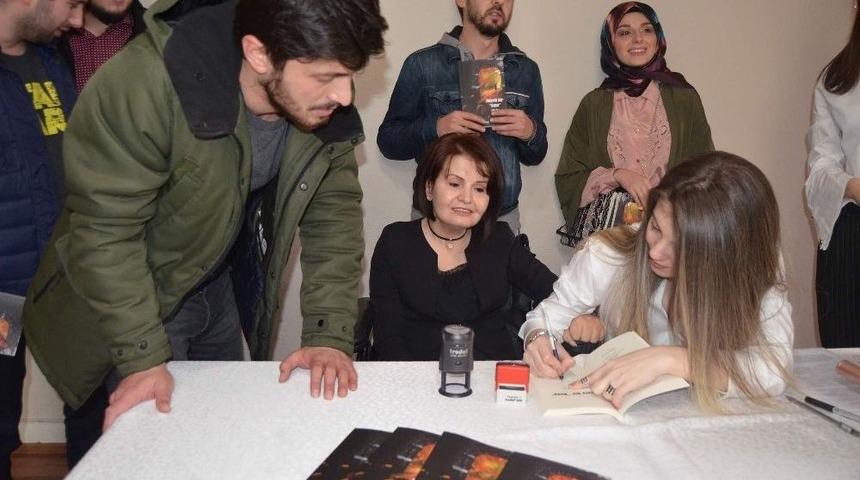 Kendisi Gibi Olan Hastaların Hayatını Kolaylaştırmak İ&ccedil;in Kitap Yazdı