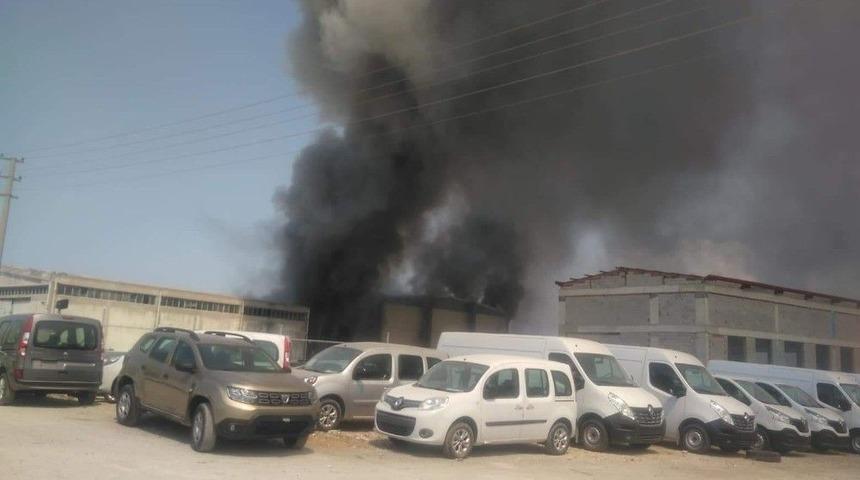 Denizli&rsquo;de Mobilya At&ouml;lyesinde Yangın