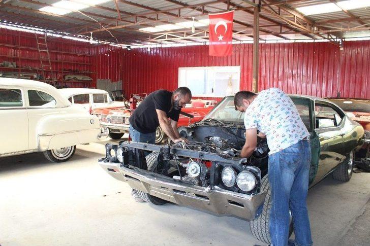 ’kullanılamaz’ Denilen Klasik Otomobiller, Onların Elinde Hayat Buluyor G3