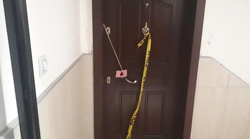 &Ccedil;ocuğunun G&ouml;z&uuml; &Ouml;n&uuml;nde Karısını &Ouml;ld&uuml;rd&uuml;