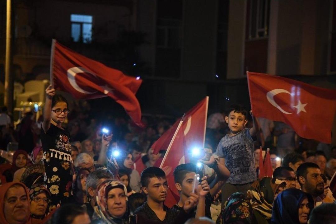 Zafer Mahallesi&rsquo;nde Coşkulu Zafer Bayramı Kutlaması