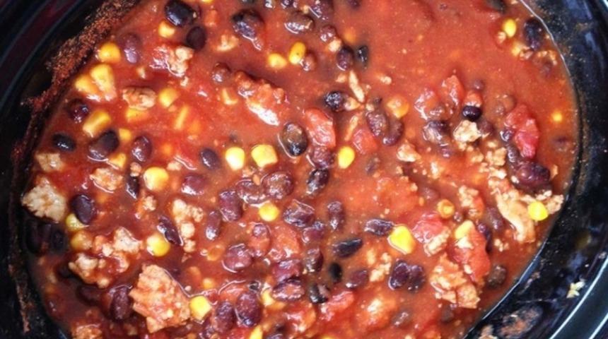 Meksika Fasulyeli Hindi Yahnisi