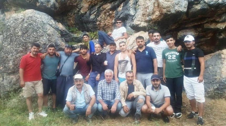 Pikniğe Gittiler, 10 G&uuml;n &Ouml;nce Firar Eden Kurbanlıklarını Buldular