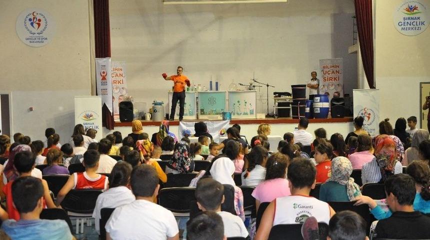 Şırnak’ta ‘bilim Tiyatrosu’ Eğlendirerek Bilgilendirdi