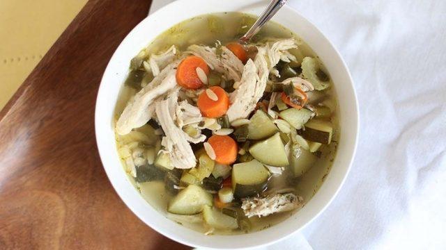 Sebzeli Tavuklu Çorba