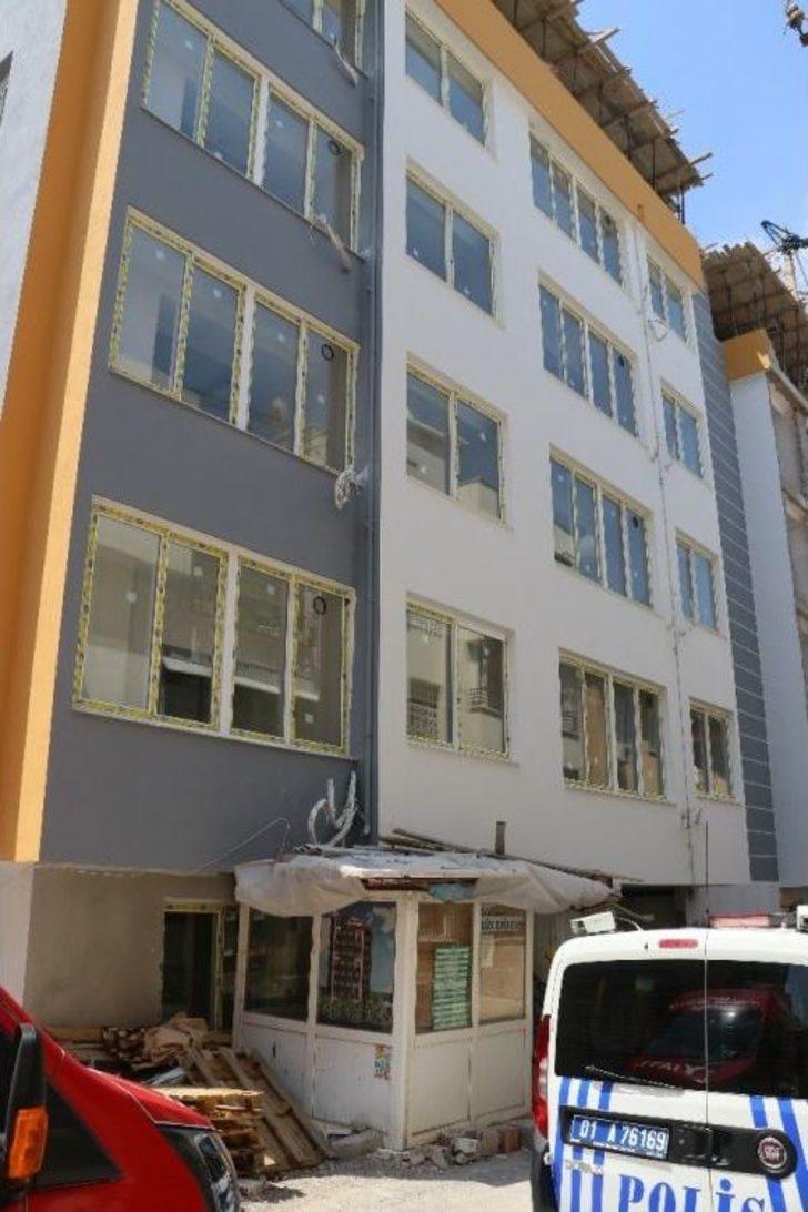 5’inci Kattan Asansör Boşluğuna Düşen İnşaat Bekçisi Öldü G1