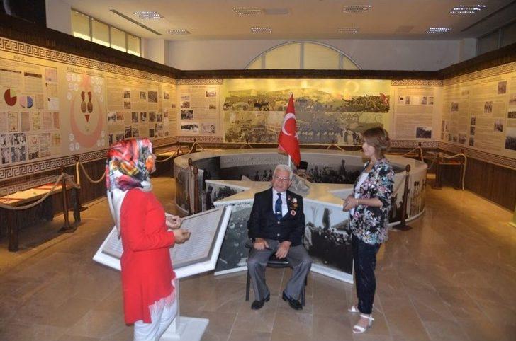 Gaziler Savaş Anılarını Yaşayan Şehir Müzesinde Anlattı G1