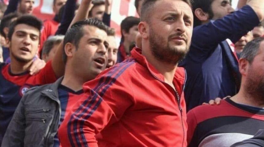 Takımı İ&ccedil;in Eşinin Bileziklerini Sattı