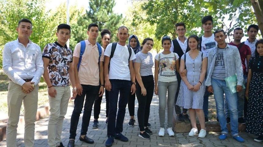 Yabancı Uyruklu Öğrencilerin Kayıt İşlemleri Başladı