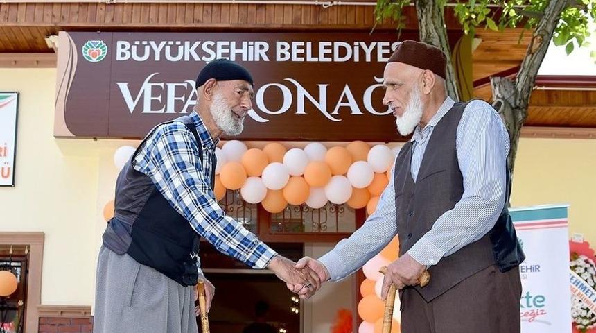 B&uuml;y&uuml;kşehir&rsquo;den Yaşlılara Vefa