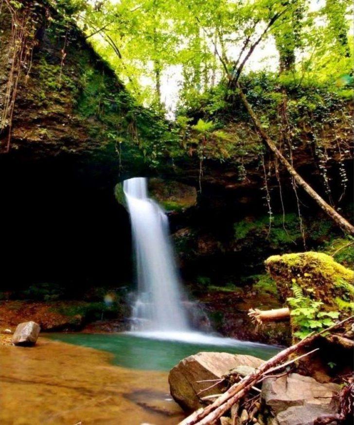 Artvin’in Murgul İlçesinde Biri Yapay Biri Doğal İki Şelale Büyük İlgi Görüyor G4