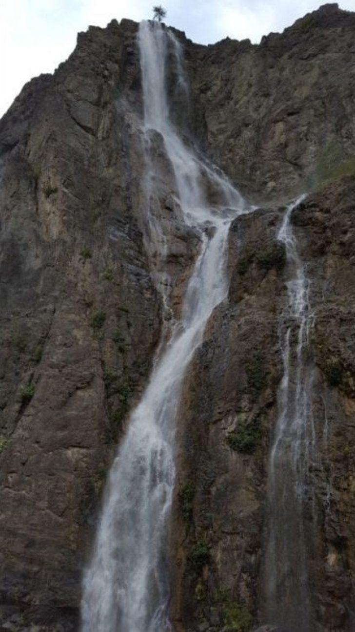 Artvin’in Murgul İlçesinde Biri Yapay Biri Doğal İki Şelale Büyük İlgi Görüyor G5