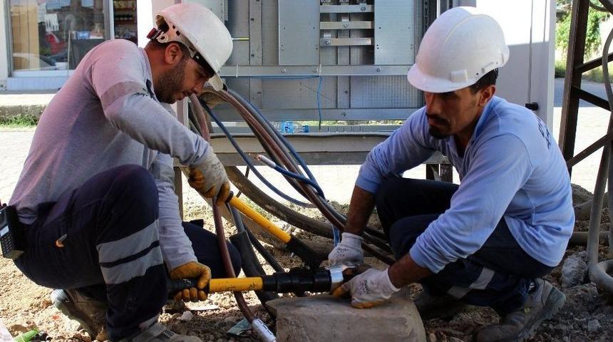 Dicle Elektrik&rsquo;ten Batman&rsquo;da Bakım Ve Onarım &Ccedil;alışması