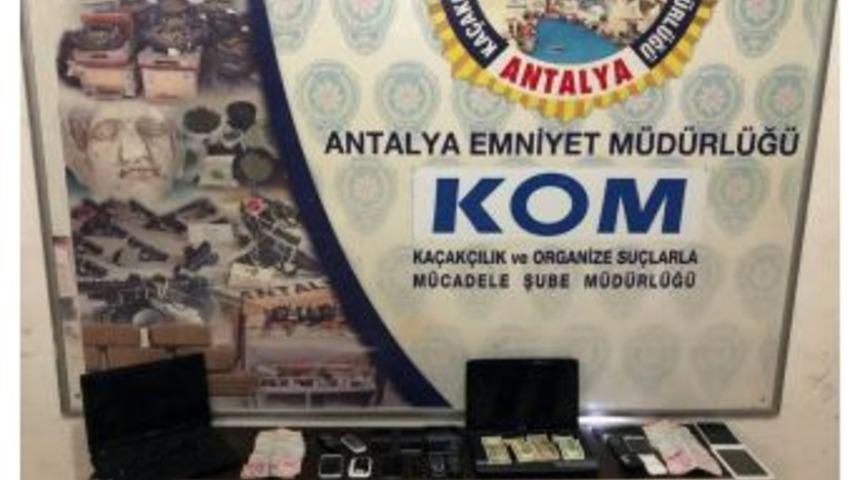 Antalya&rsquo;da Fet&ouml; Operasyonu: 6 G&ouml;zaltı
