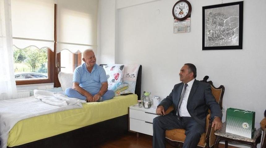 Başkan Ay Hastaları Ziyaret Etti