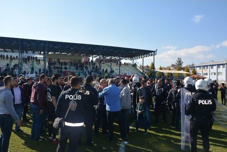 Maç Sonu Gerginliğe Polis Ve Toma Müdahalesi G1