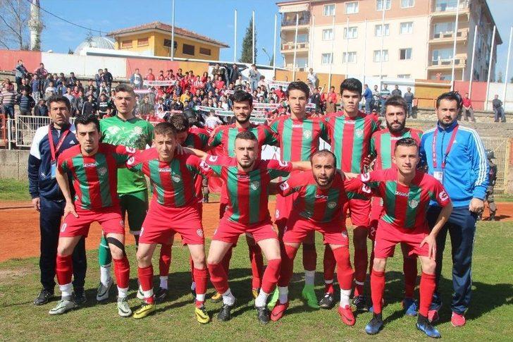 Amatör Ligde Saha İçi Ve Dışı Karıştı G4